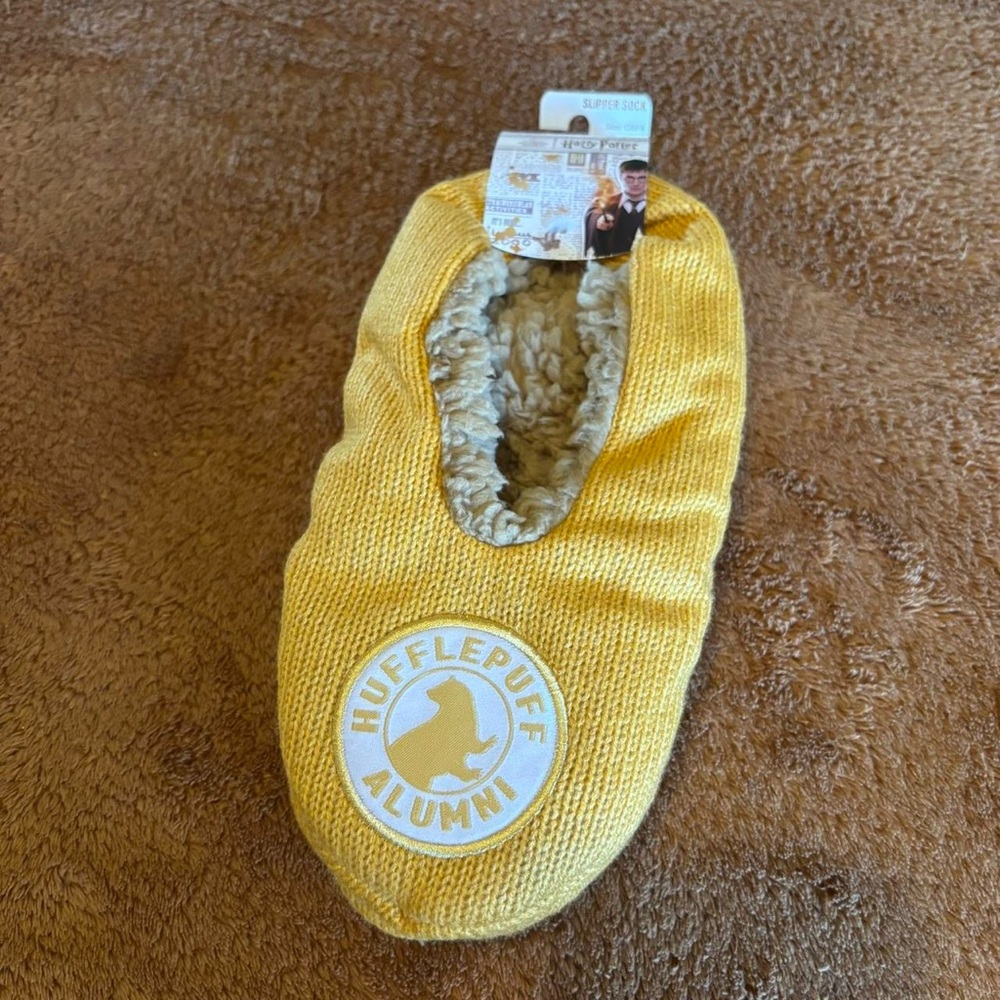 Warner Bros. Hufflepuff Slippers - Yellow